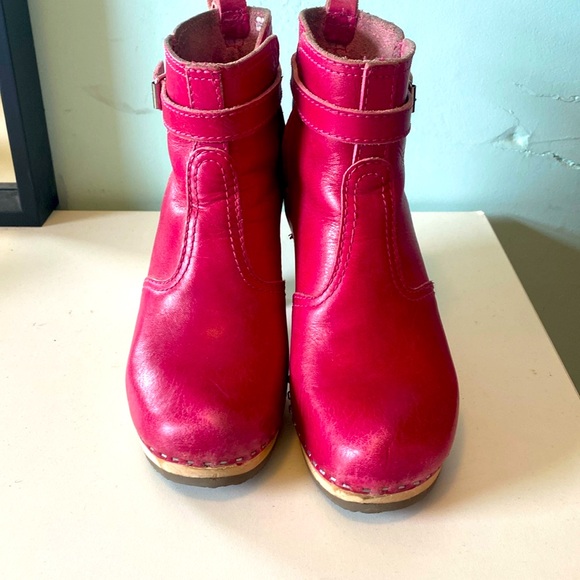 Swedish Hasbeens Shoes - Sky high hot pink Swedish has been boots